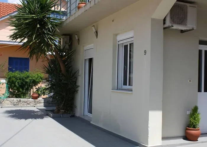 Iris\'S Apartment Central With Parking