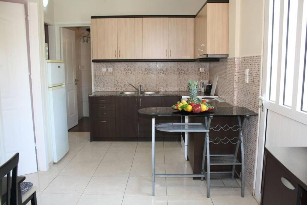 Iris's With Parking * Argostoli (Kefalonia)